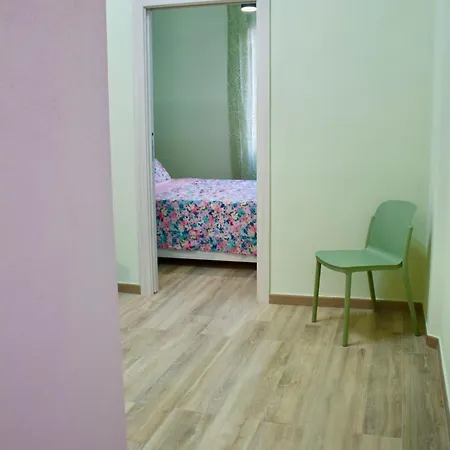 Apartment H2ome Bolzaneto, 2 Con Wi-fi E Aria Condizionata